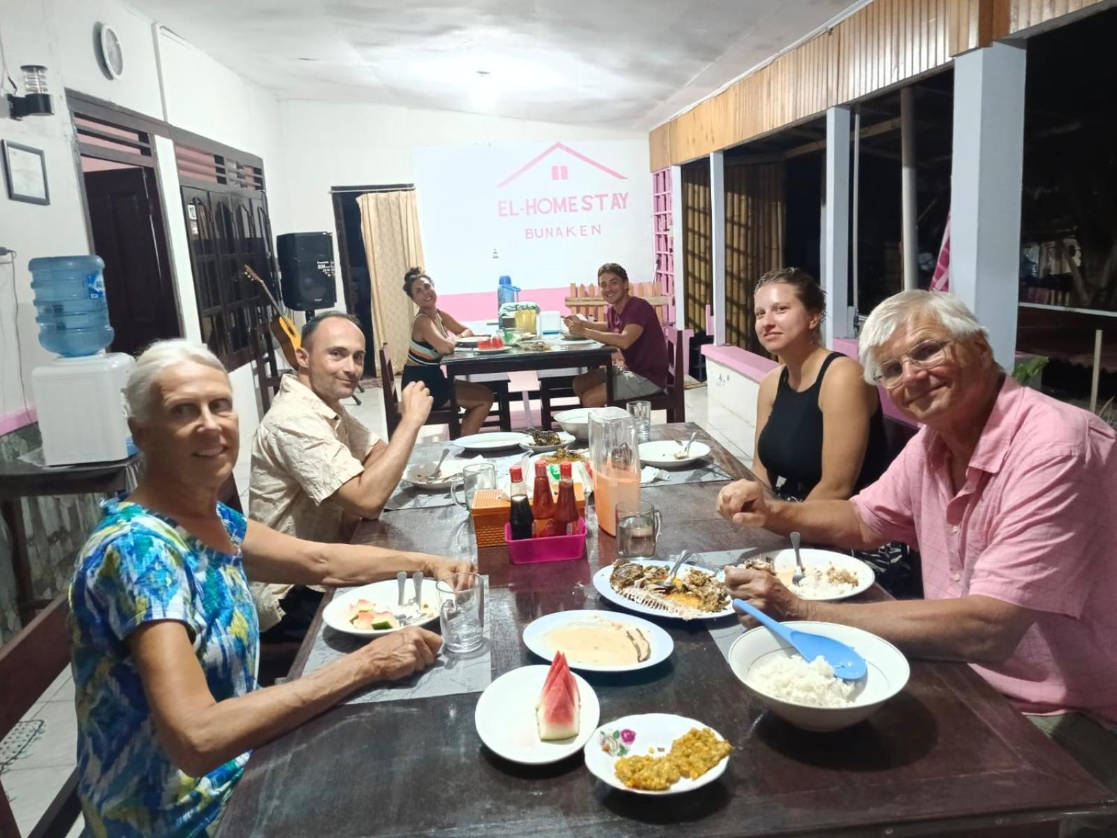 El Homestay ブナケン エクステリア 写真